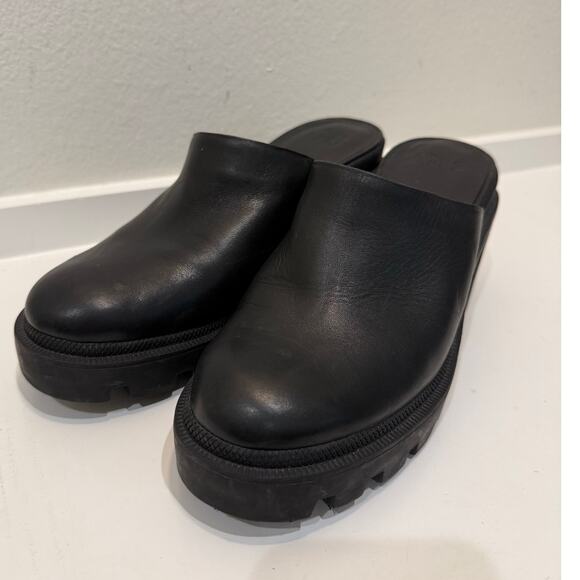 Gianni Bini Women’s Black Leather Platform Chunky Lug Sole Clog Mules 9.5 - Picture 4 of 16